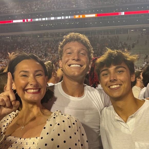 Meet your Posher, Kenley - Picture 1 of 1